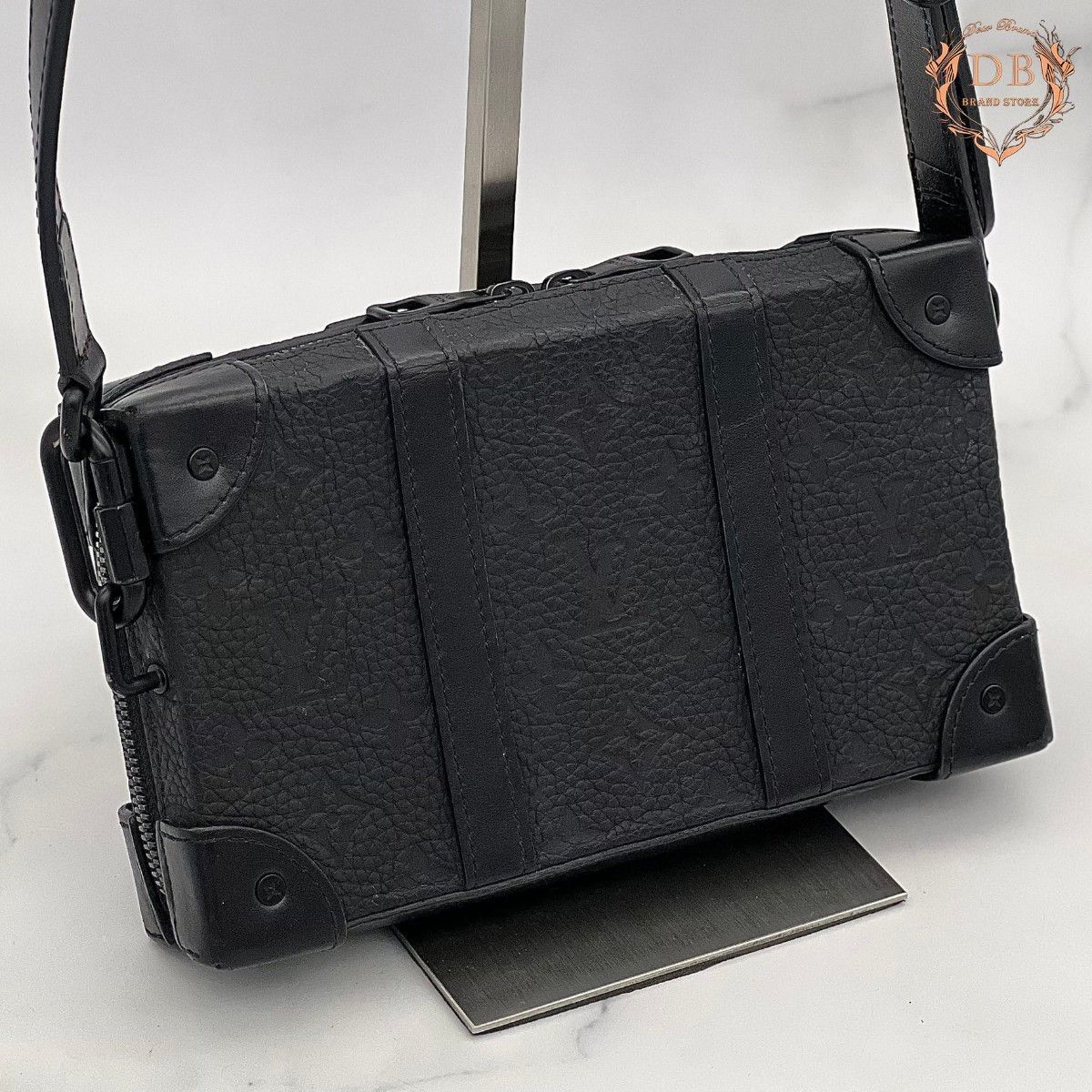 ルイヴィトン トリヨン モノグラム ソフトトランク ウォレット ショルダー 黒 Louis Vuitton メンズ バッグ 030 新品未使用級 鑑定済み拍卖