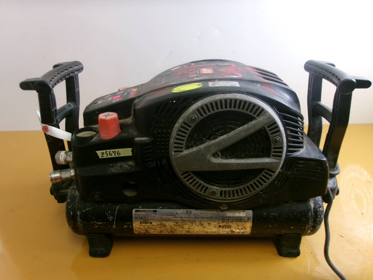 (Z-5676)MAX エアコンプレッサー 1250EⅡ 現状渡し ※一時間ほど動かしましたが保持状態になりませんでした拍卖