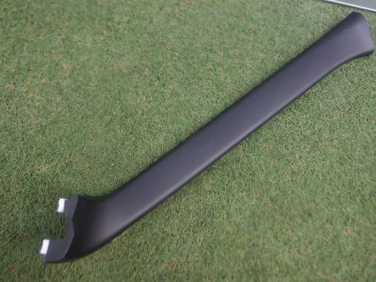 新車外し トヨタ純正 MXWH60 MXWH61 MXWH65 ZVW60 ZVW65 60 プリウス バックドアトリムボード カバー パネル 右側 67937-47090拍卖