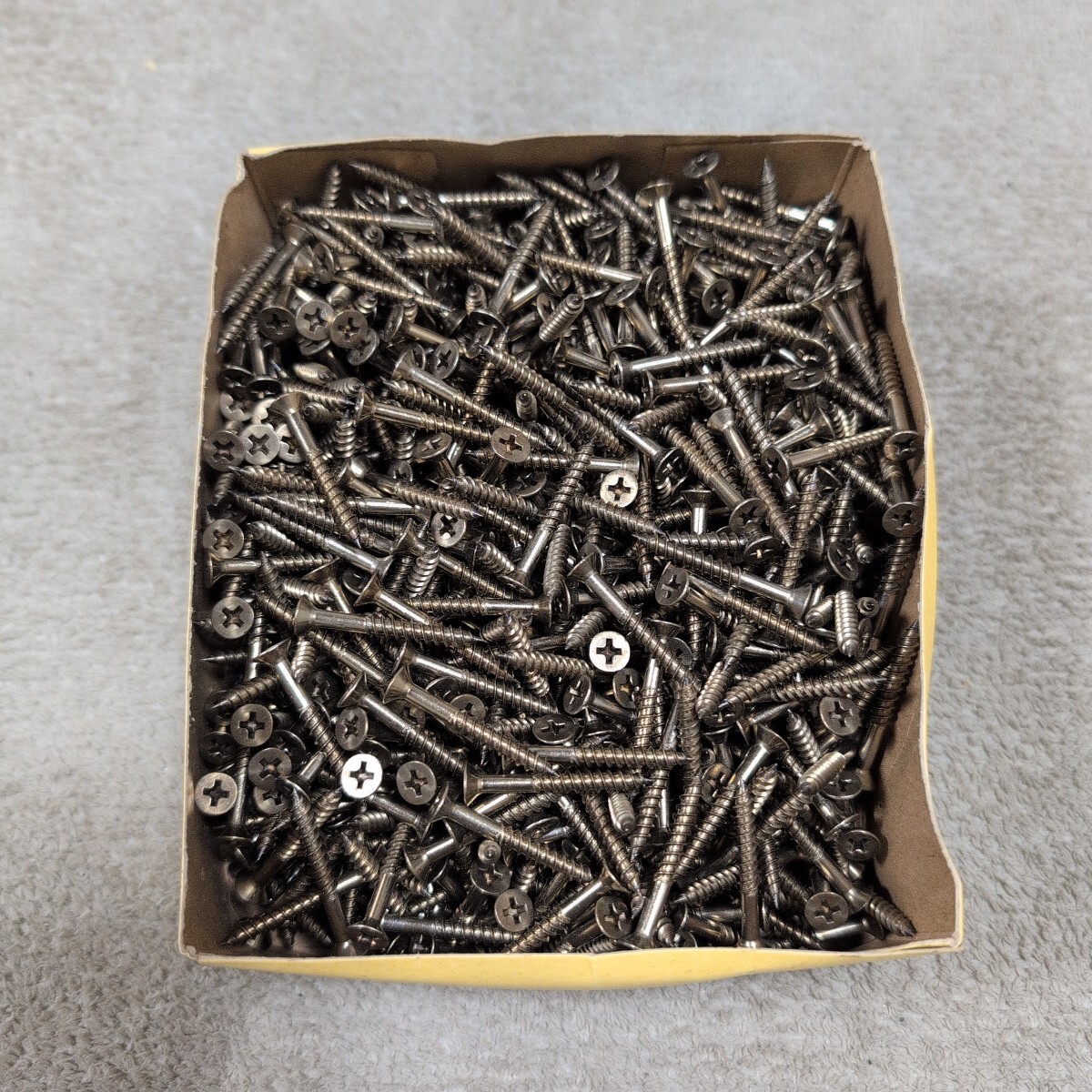 ジャンク品/長期保管品/OKITU-RASEN/興津螺旋/ステンレス/十字穴付きⅡ型/木ネジ/皿頭3.8×32mm/SUS-XM7/1箱1000本入り/アンバー4号拍卖