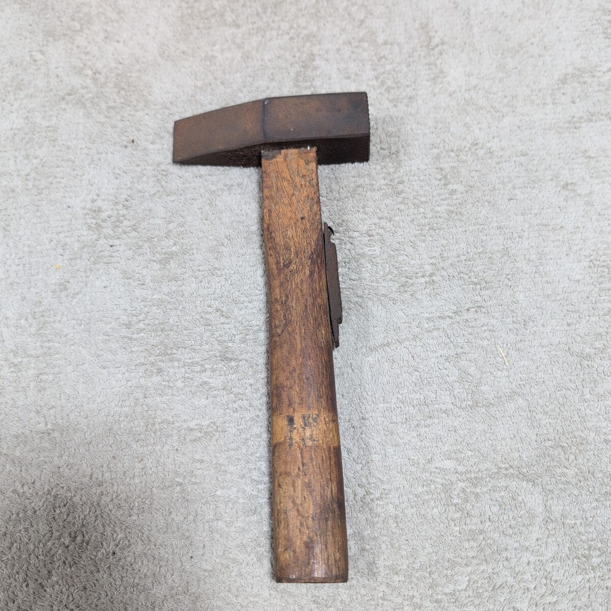 ジャンク品/長期保管品/中古品/メーカー不明/エボシ槌/金づち/全長約220mm/頭約25mm角/質量800g拍卖