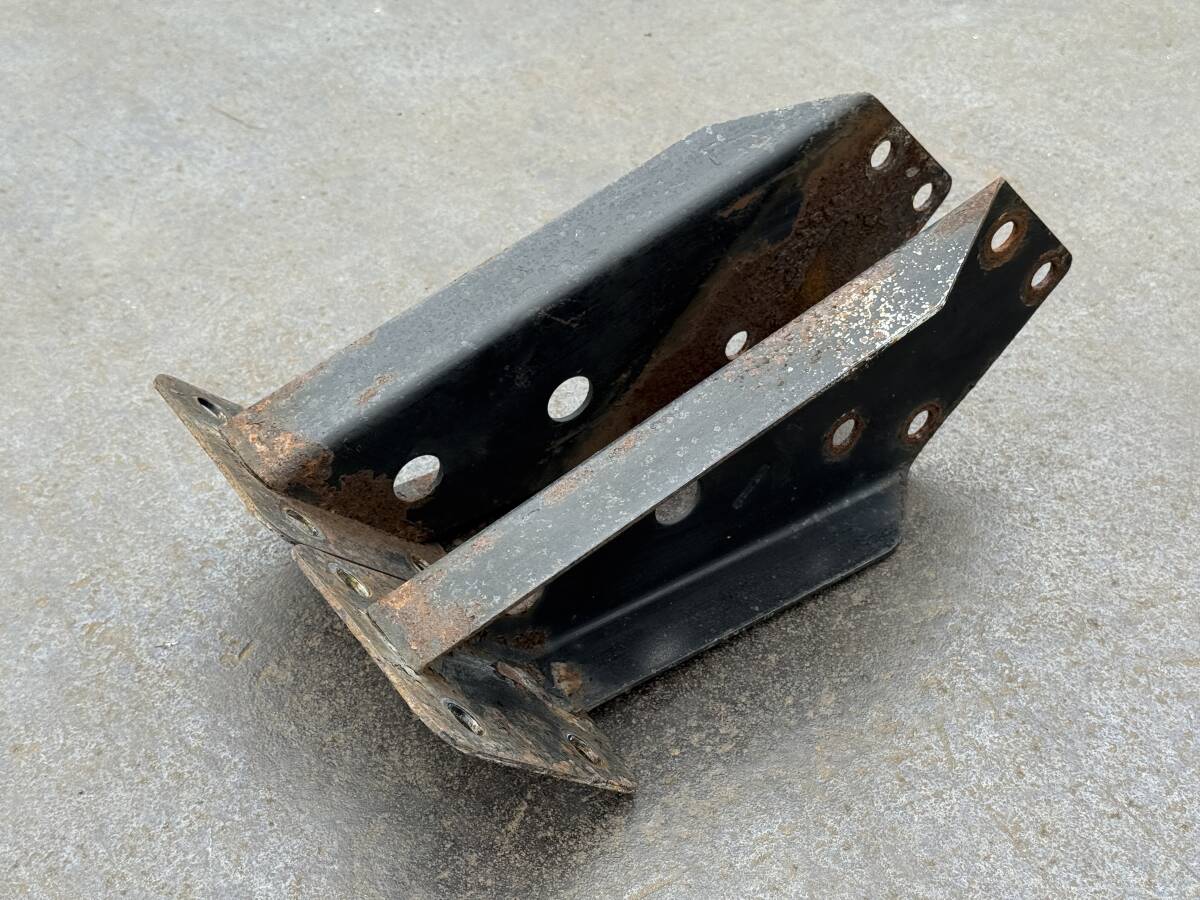 リアバンパー用ステー★J★ISUZU★いすゞ★左右セット★スチール製★即決★追突防止★JQ77拍卖