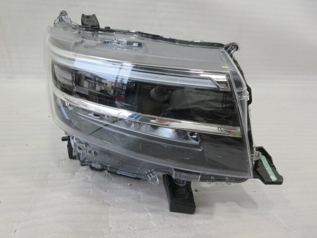 ダイハツ タント カスタム LA650S/LA660S 後期 純正 LED 右 ヘッドライト拍卖