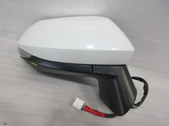トヨタ カローラ スポーツ ZWE211H 純正 ウィンカー付き・BSM付 右 ドアミラー拍卖