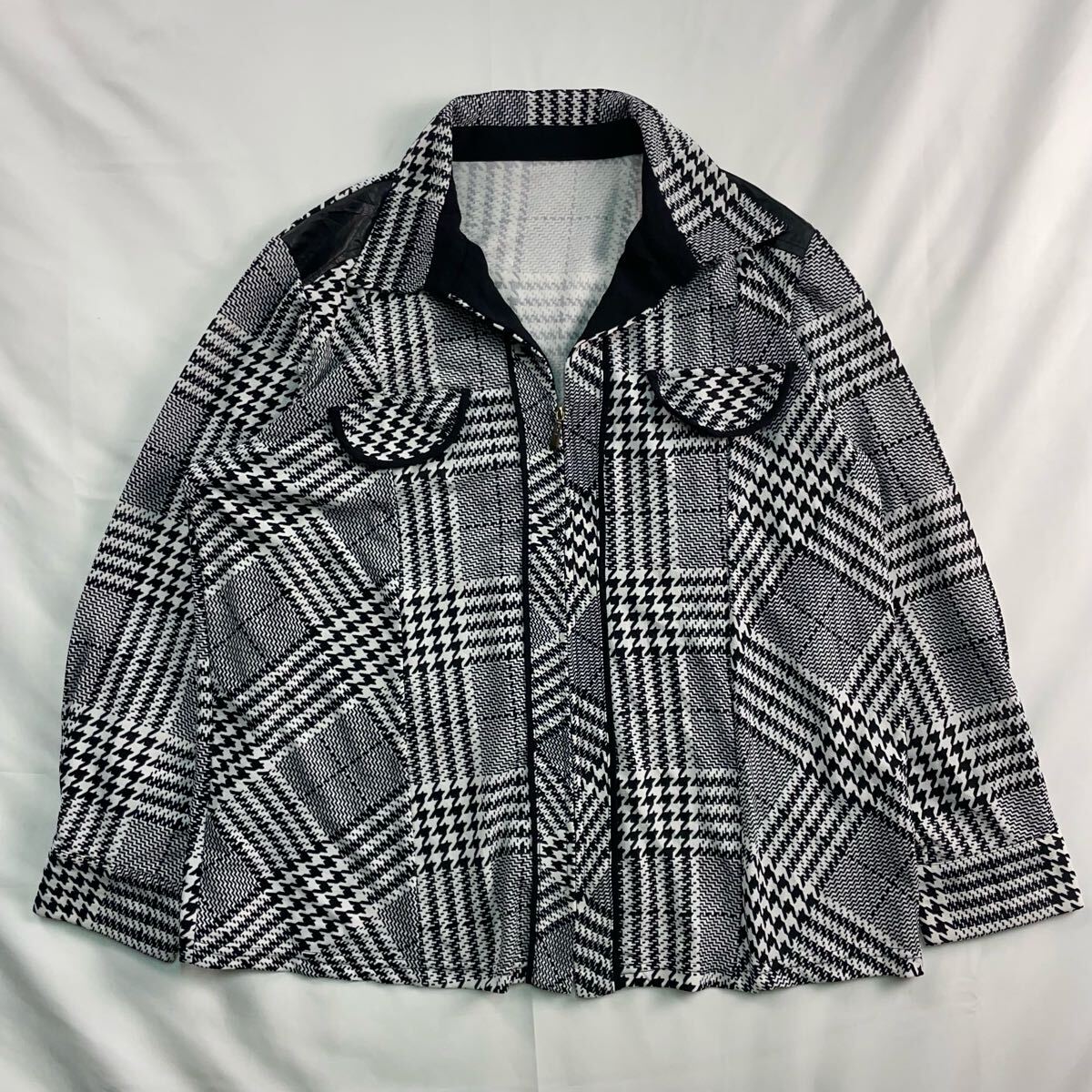 Euro Vintage 90s Composicion モノトーン 千鳥格子 レザーパッチ アート 幾何学 短丈 ショート丈 総柄 ジップアップ シャツジャケット拍卖