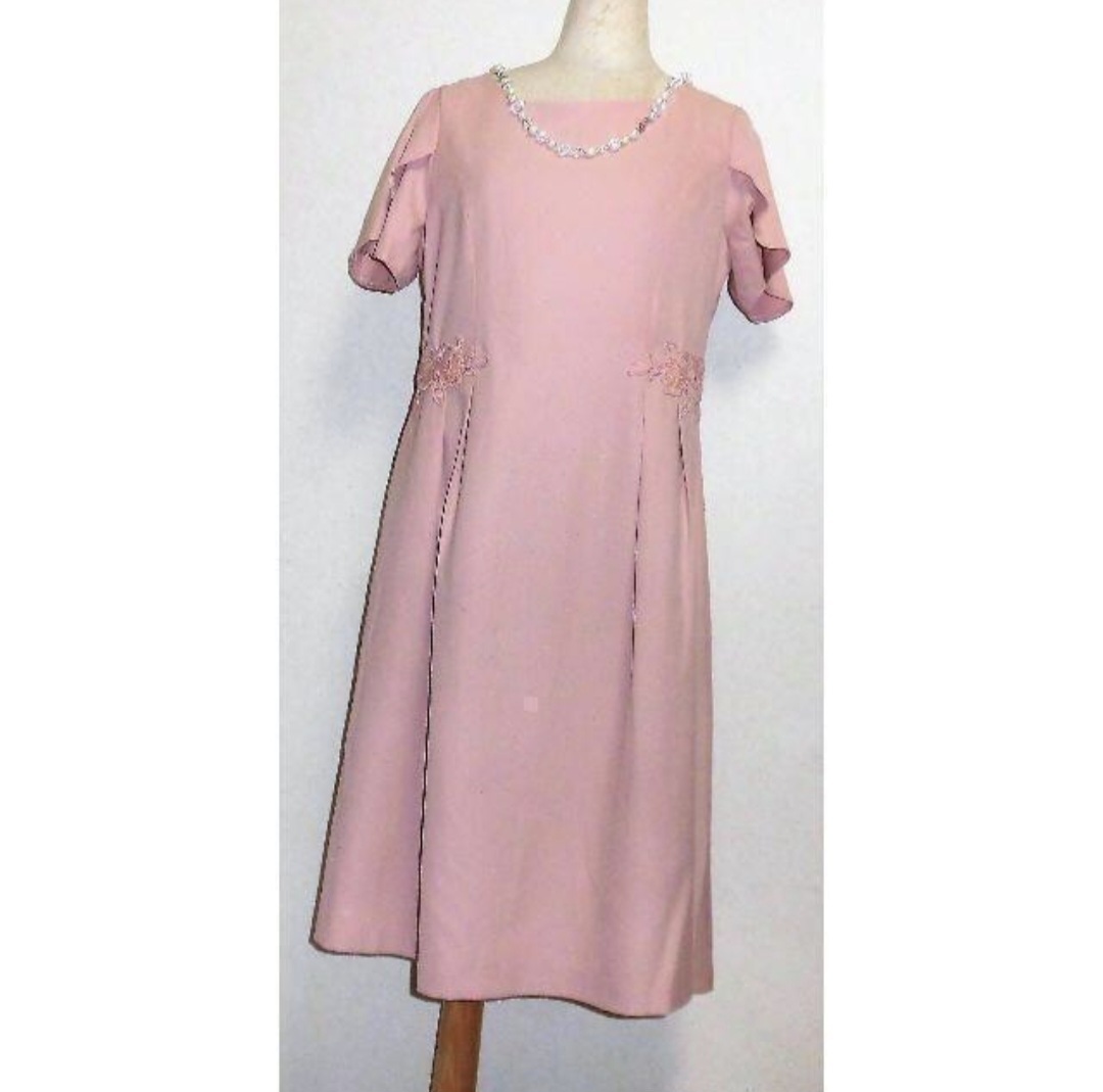 新品 定価20790円 GALLERY VISCONTI ギャラリービスコンティ ビーズ刺繍ワンピースM2掲載結婚式パーティーにも拍卖