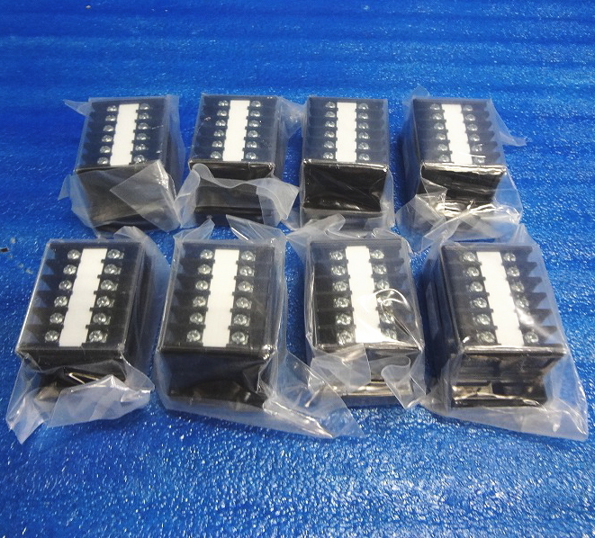 Kのか1854 未使用■春日電機■ねじ端子台 組式 ジャンプアップ 15A■TXUM706■レール式端子台 パトライト TX組端子台 8点セット 電材 拍卖