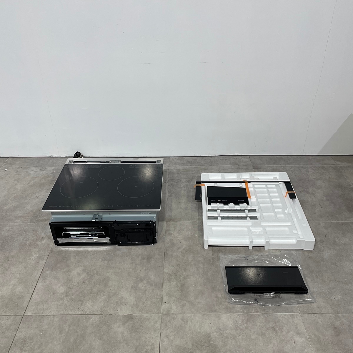 【大阪】HITACHI IHクッキングヒーター ビルトイン/本体/HTB-TS8TMAKF/2022年製/未通電/モデルルーム展示設置品【RN0411-4】拍卖