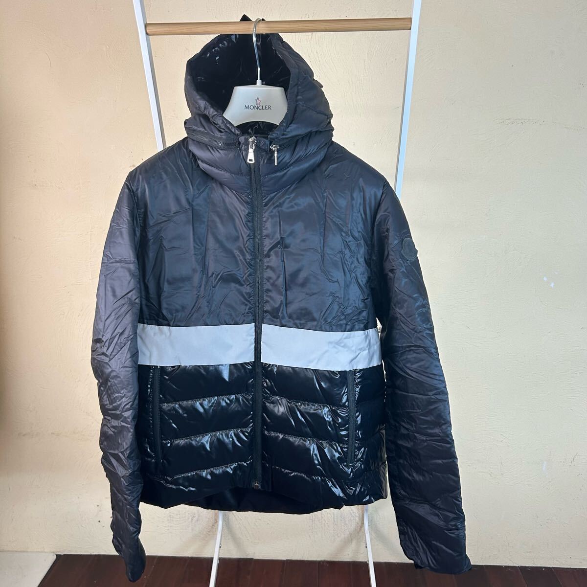 【大人OK】【軽量】MONCLERモンクレールライトダウンラバーワッペン黒14A拍卖