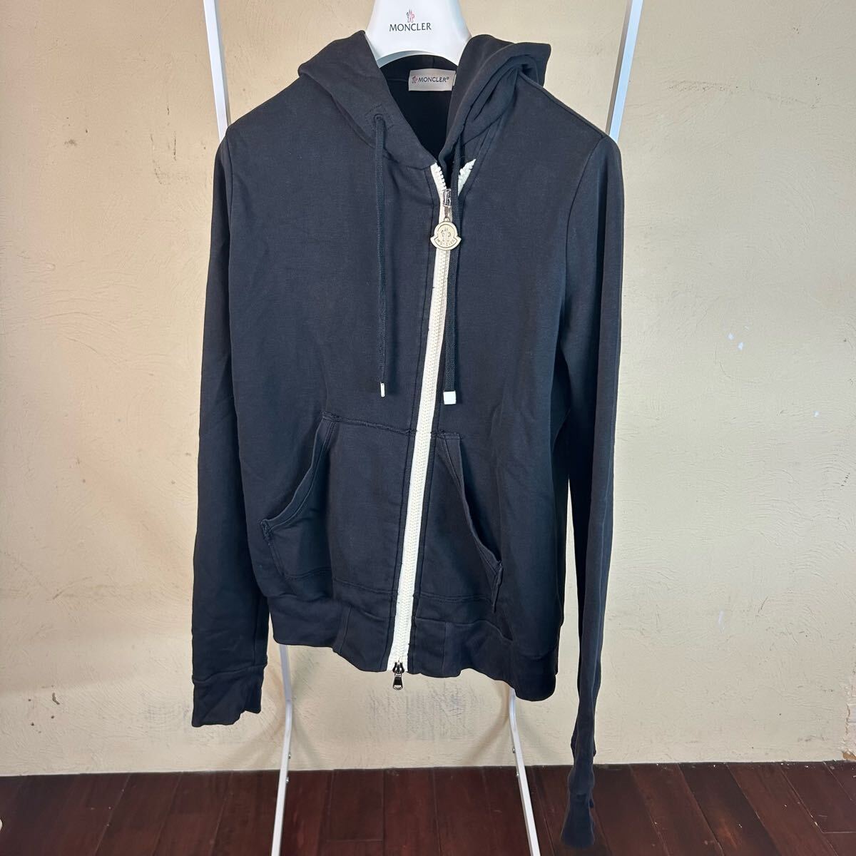 【破格最安値】MONCLER モンクレールパーカー黒S拍卖