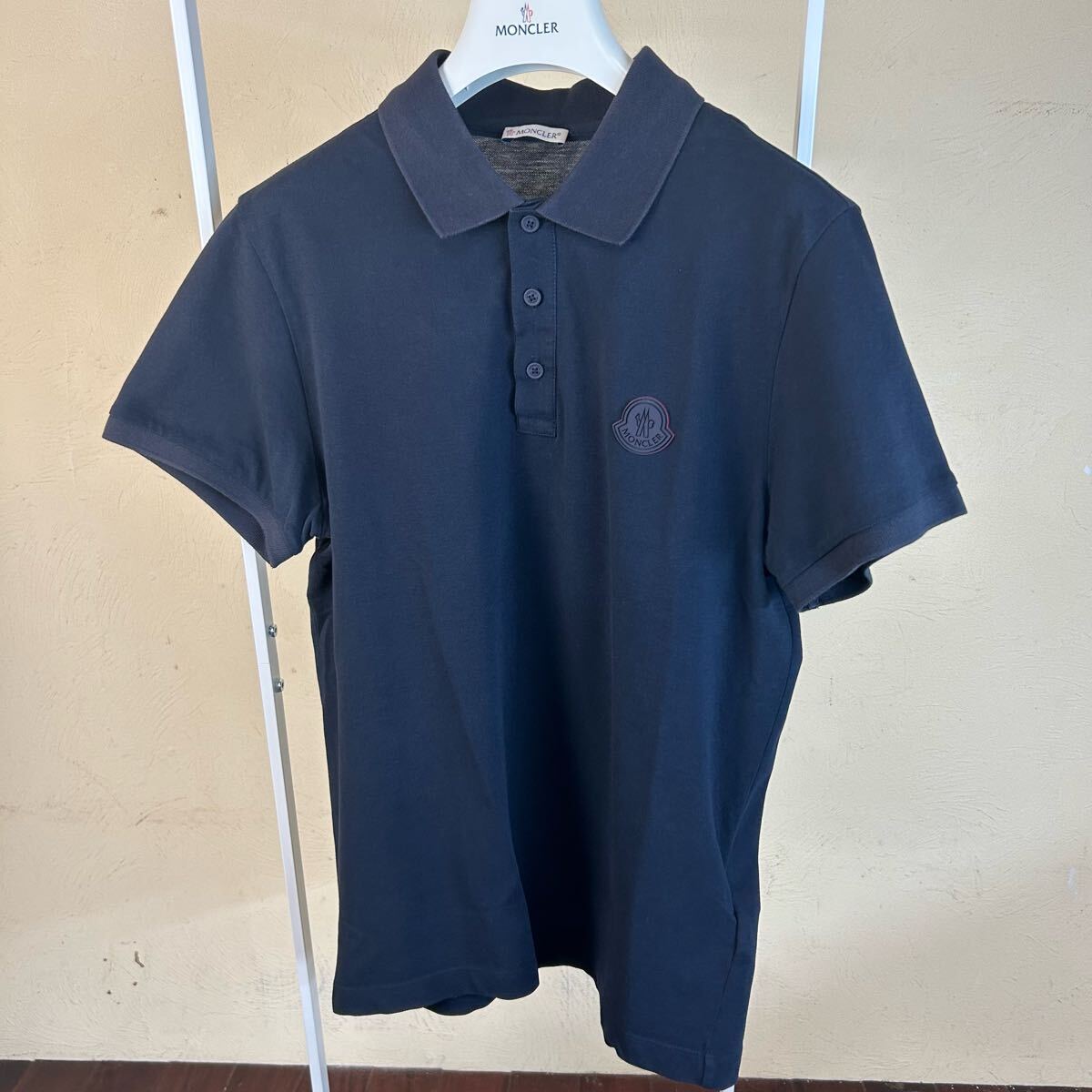 【最安値】 MONCLER ポロシャツラバーワッペン半袖ポロシャツネイビーS拍卖