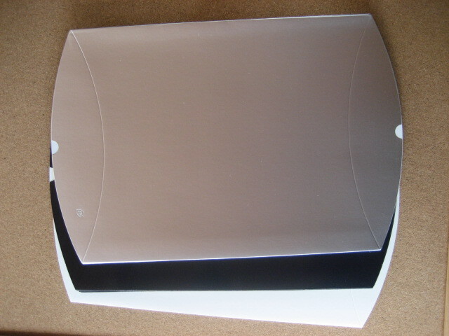 ギフトボックス 折り曲げ組立て式ピロー型 光沢化粧紙 白、1点、銀、紫紺 各4点、合計9点 未使用品 自宅保管品拍卖