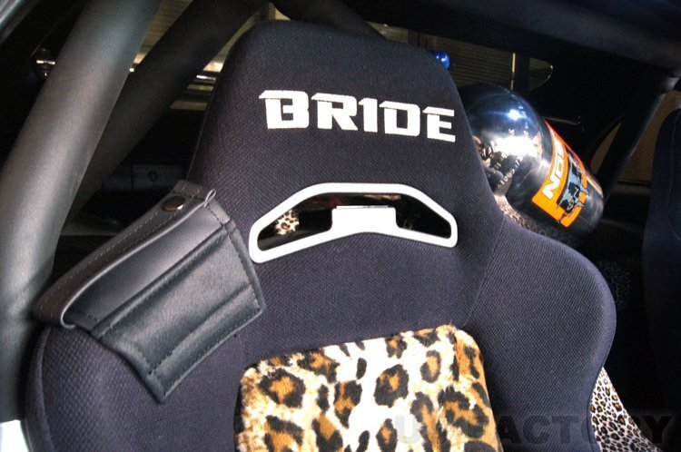 【N SPORT/Nスポーツ】★汎用タイプ シートベルトガイド(右用)PV・ブラックレザー ★バケットシート交換時もシートベルトを使いやすく!拍卖