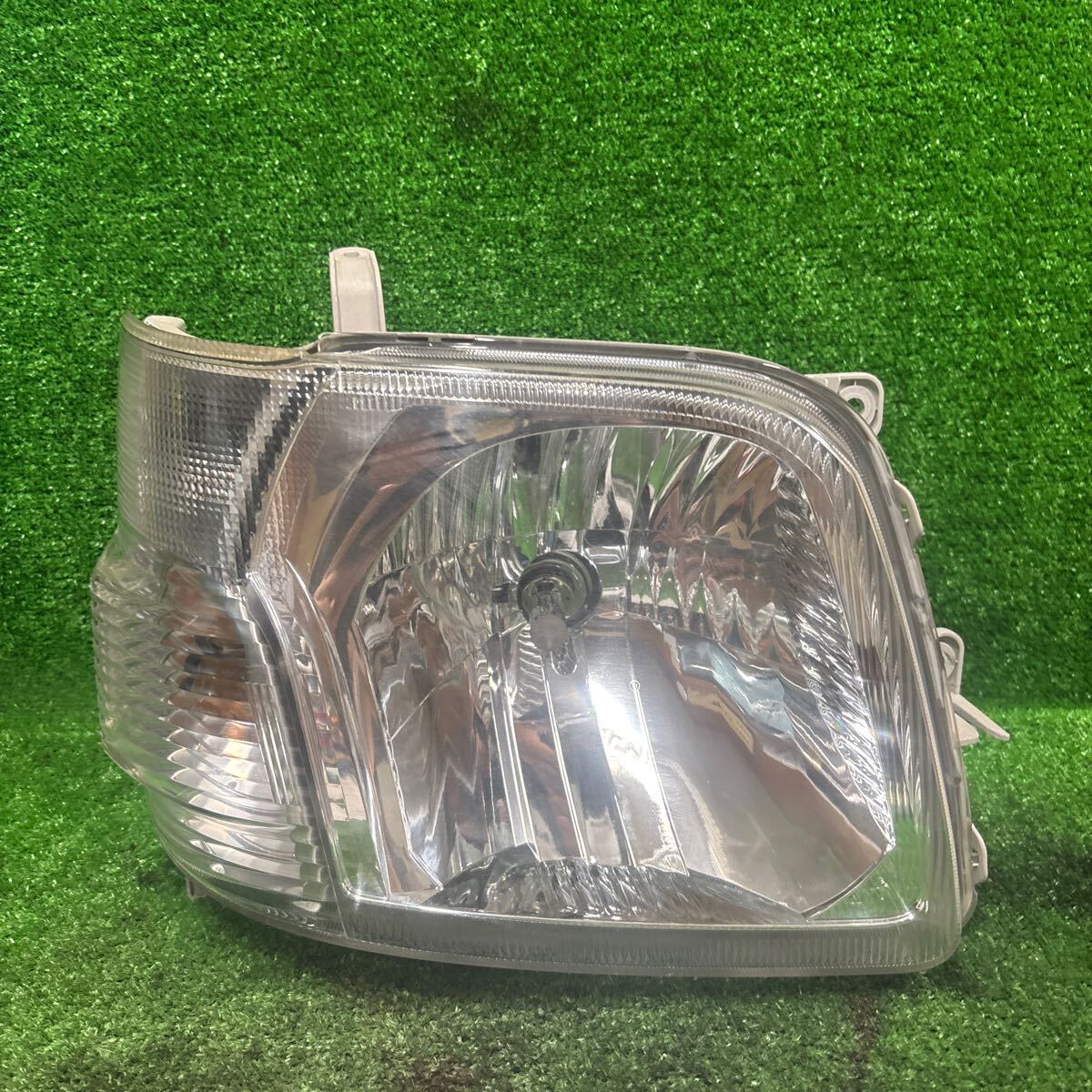 S331Vハイゼット  右ヘッドライト 30-6拍卖
