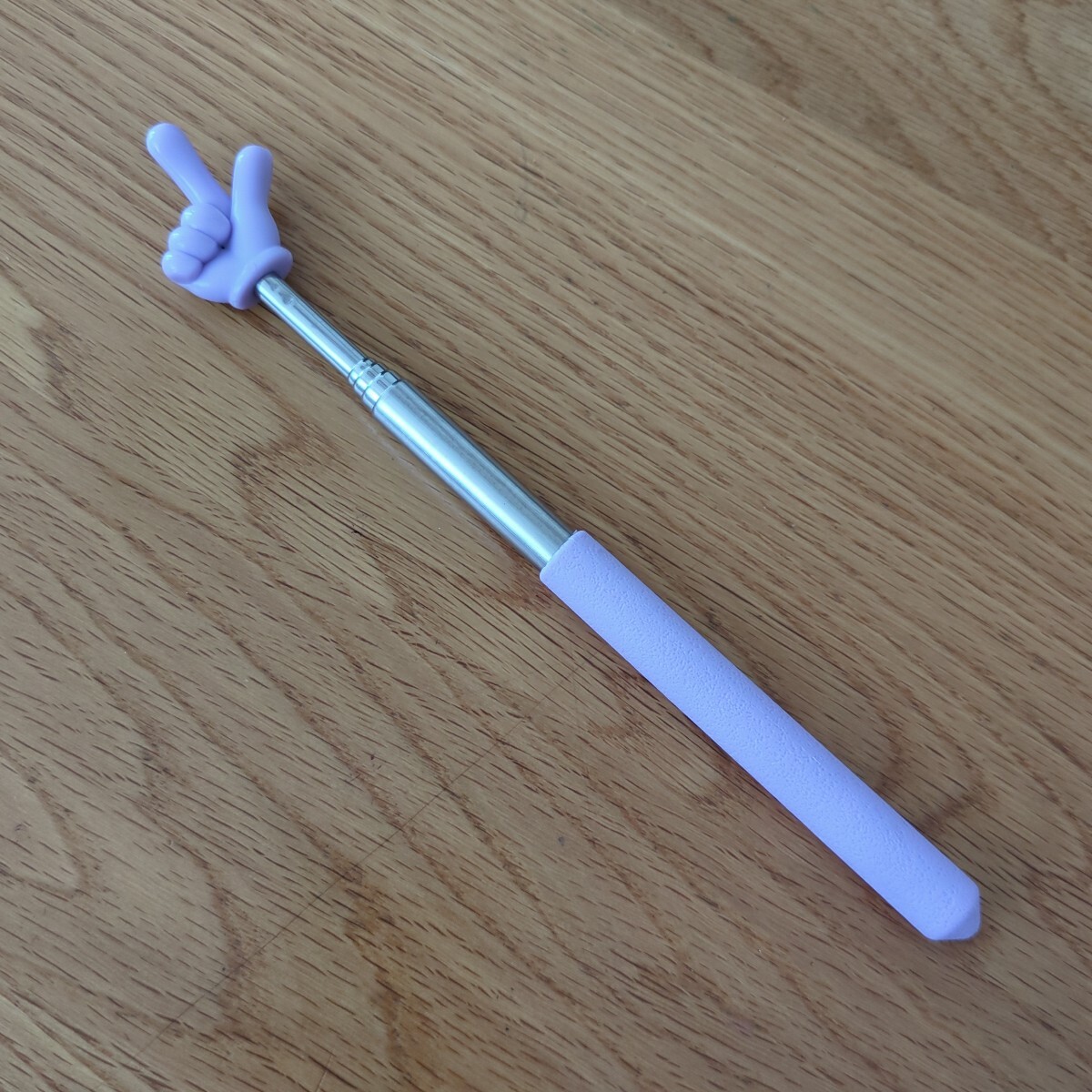 新品未使用 非売品 指し棒 指差し棒 差し棒 指示棒 伸縮式 伸びる ハンドポインター 教師 滑り止め加工 のび〜る つんつん棒 ラベンダー 紫拍卖