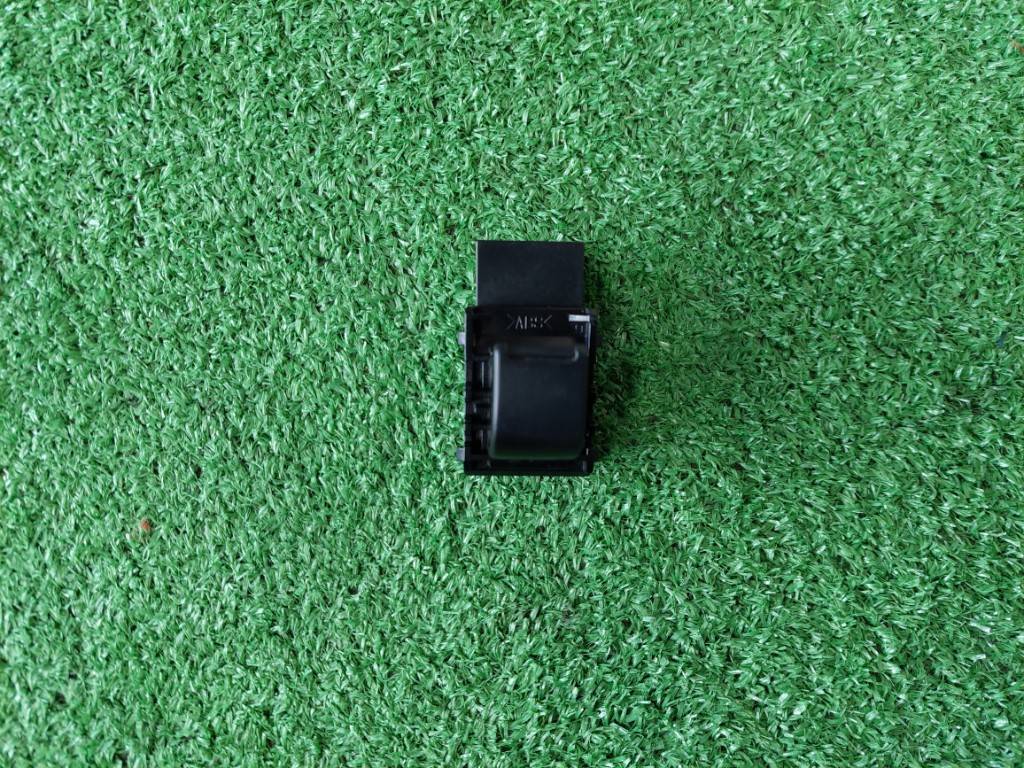 日産ルークスハイウェイスター① DBA-ML21S パワーウインドウスイッチ助手席(動作確認済)初年度登録:平成23年拍卖