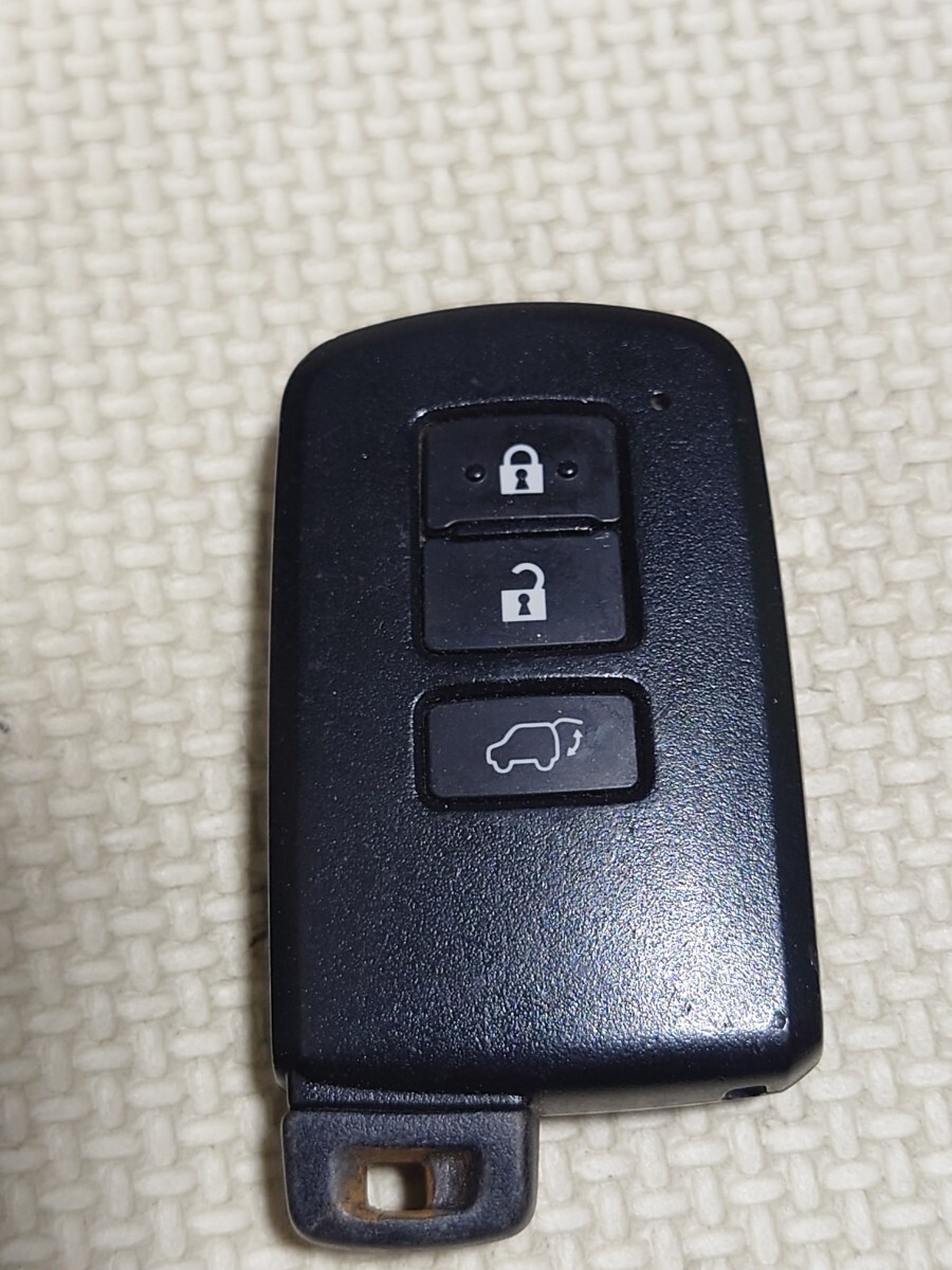 トヨタ純正 3ボタン パワーゲート スマートキー リモコンキー ハリアー等 中古品拍卖