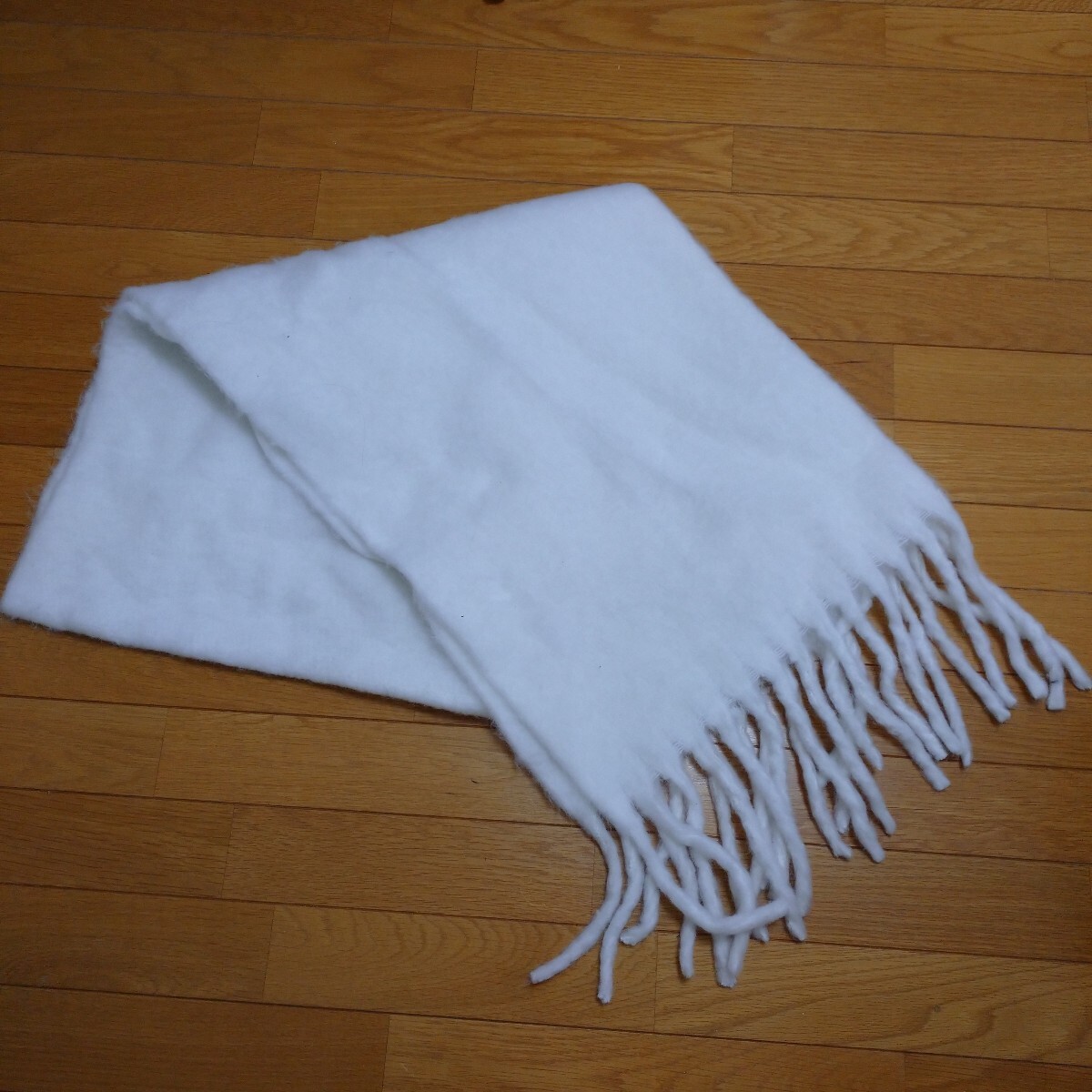 即決!ポリエステル大きめマフラー白ホワイト拍卖