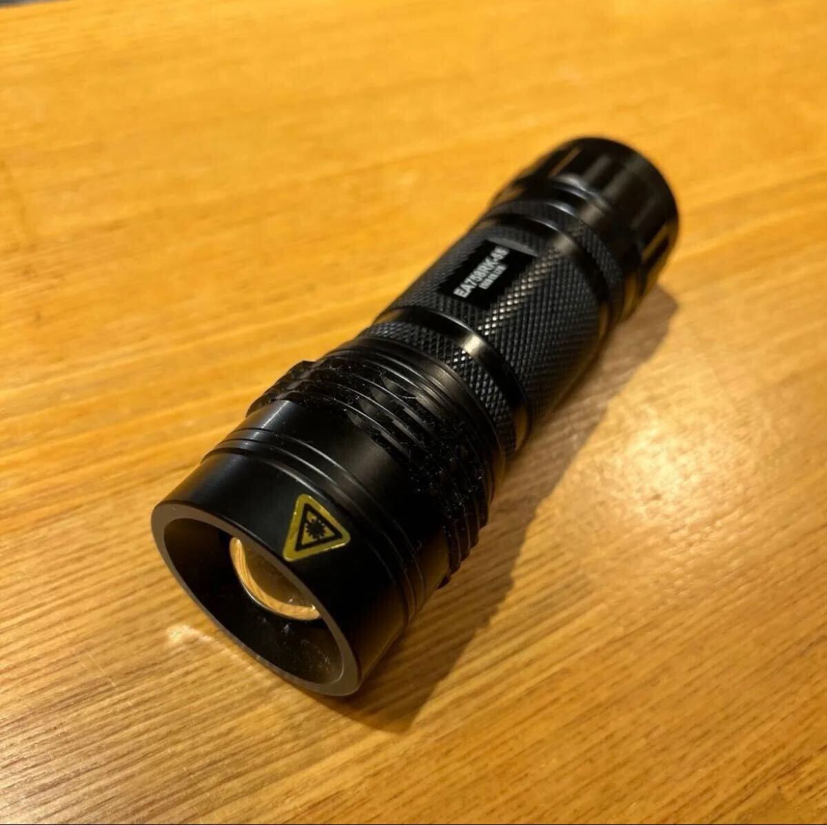 LEDライト、ハンディー、アルミニウムボディー、光源幅を調整可能拍卖