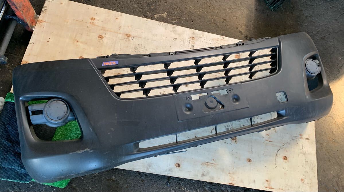 キャラバン NV350 VW2E26 フロントバンパー 標準幅拍卖