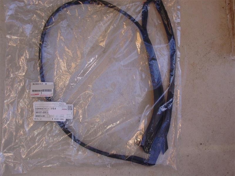 ●未使用 トヨタ UCF30 UCF31 セルシオ 純正 リヤドア ウェザーストリップ モール NO.2 左 TOYOTA Rear door weather strip NO.2 LH拍卖