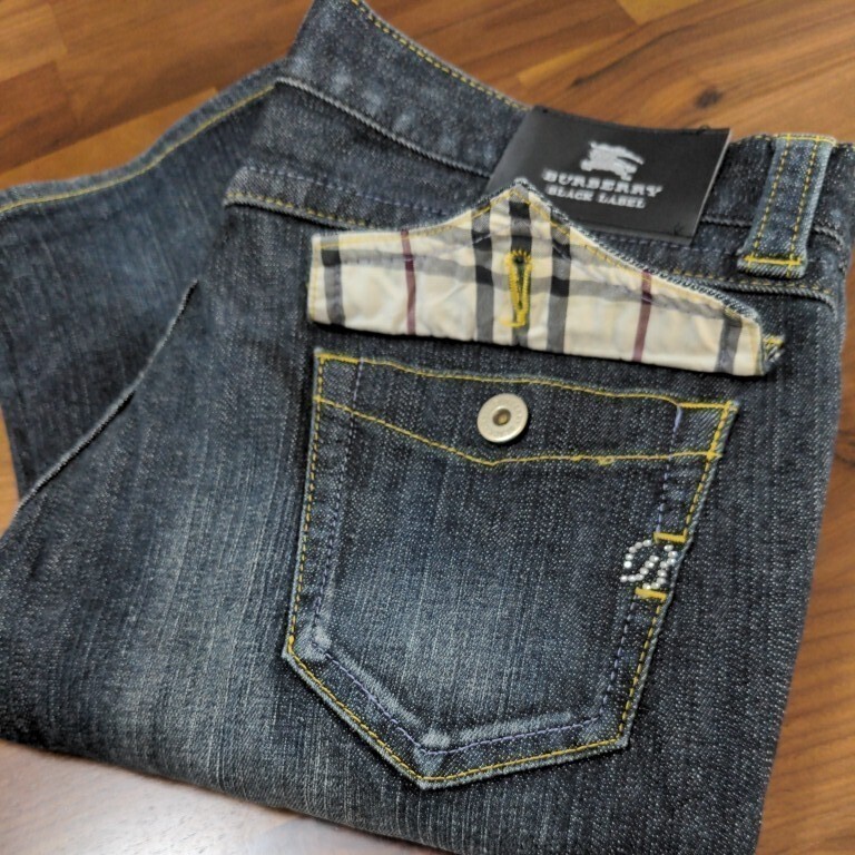 【極美品】BURBERRY BLACKLABEL バーバリーブラックレーベル ストレッチデニム ラインストーン装飾仕様 サイズ70 インディゴブルー拍卖