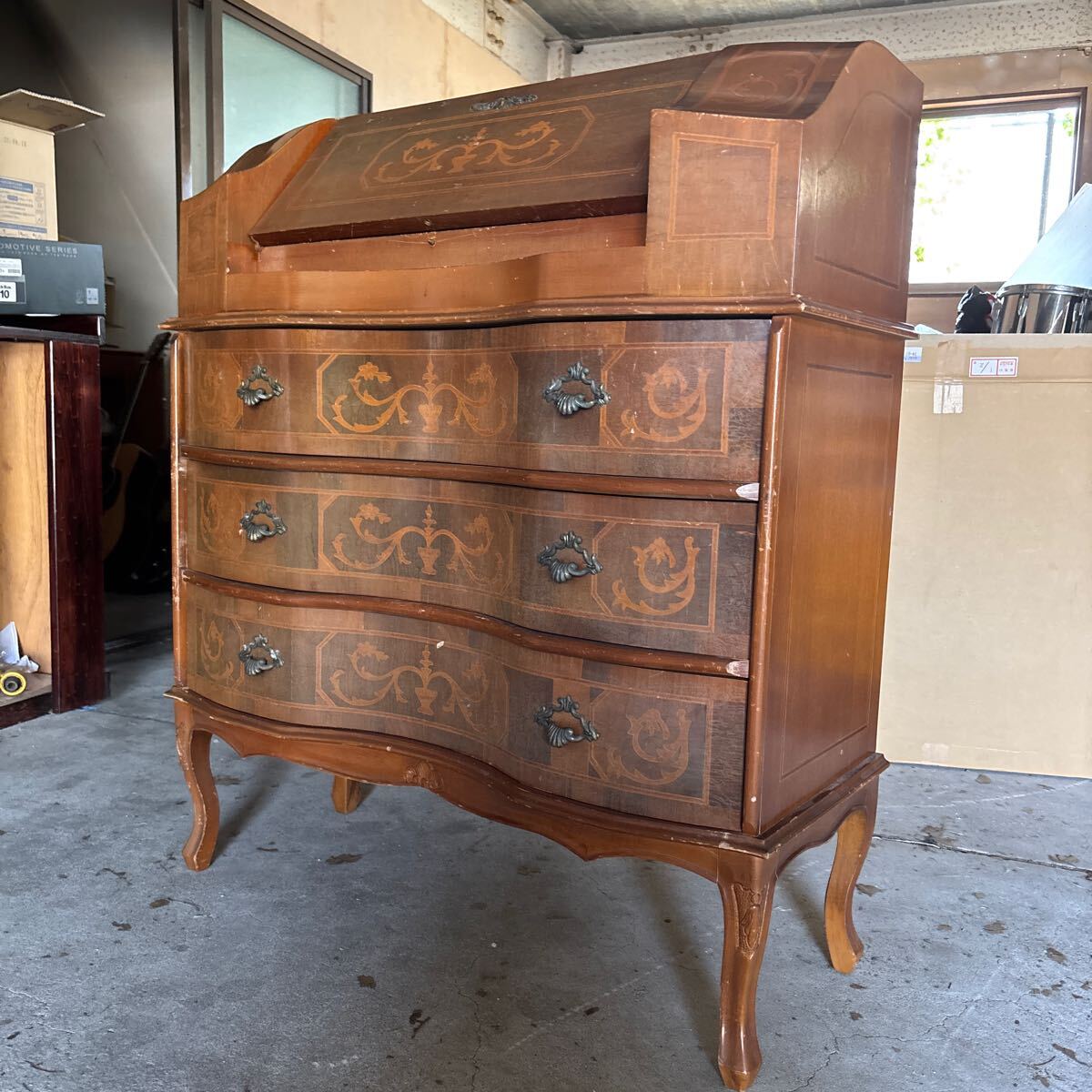 ライディングビューロー アンティーク 希少な3段チェスト made in italy 鍵付き拍卖