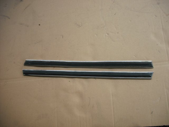 『B258』MS106,4M-EU,クラウン,ロイヤルサルーン,202,左右 リアフェンダーモール,a62拍卖