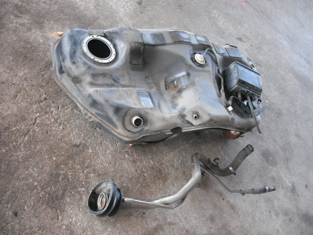 『B259』SXE10,3S-GE,アルテッツア,RS200,Zエディション,IS200 LEXUS,レクサス 燃料タンク,2fo 個人宅発送不可商品です。拍卖