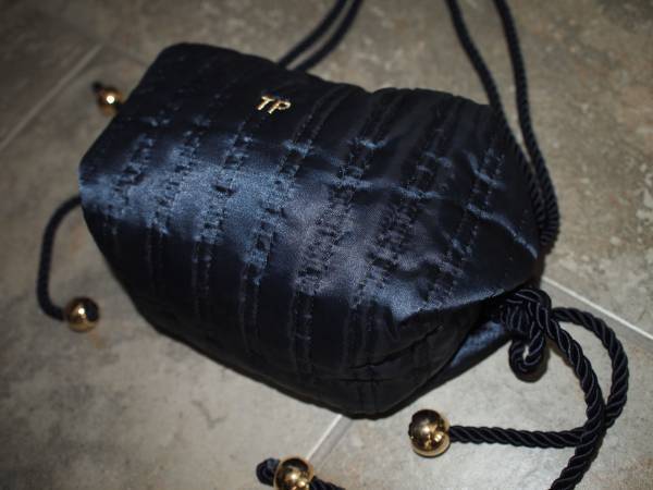 美品シアタープロダクツ サテン キルティング ポシェット ショルダーバッグ バッグ ポーチ拍卖