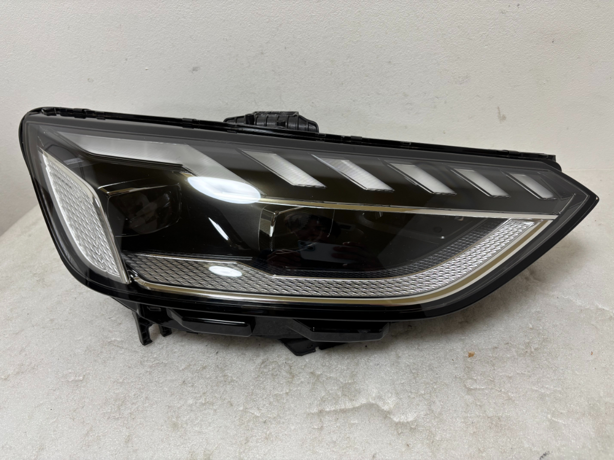 ☆ アウディ A4 B9 8W 後期 マトリクス LED ヘッドライト 右 ☆5421拍卖