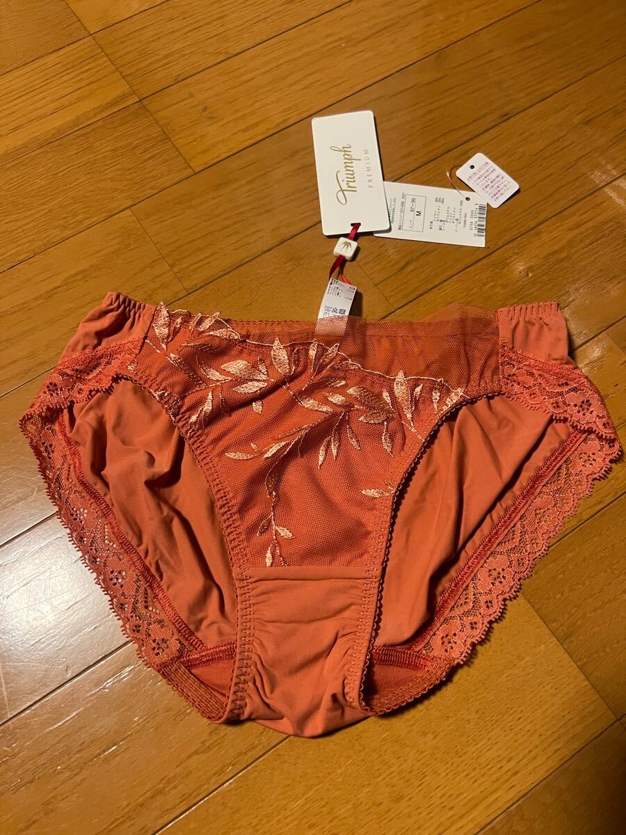 triumph トリンプ TR3069 ショーツ プレミアムゴールドレーベル オレンジ色 新品未使用です。Mスタンダード拍卖