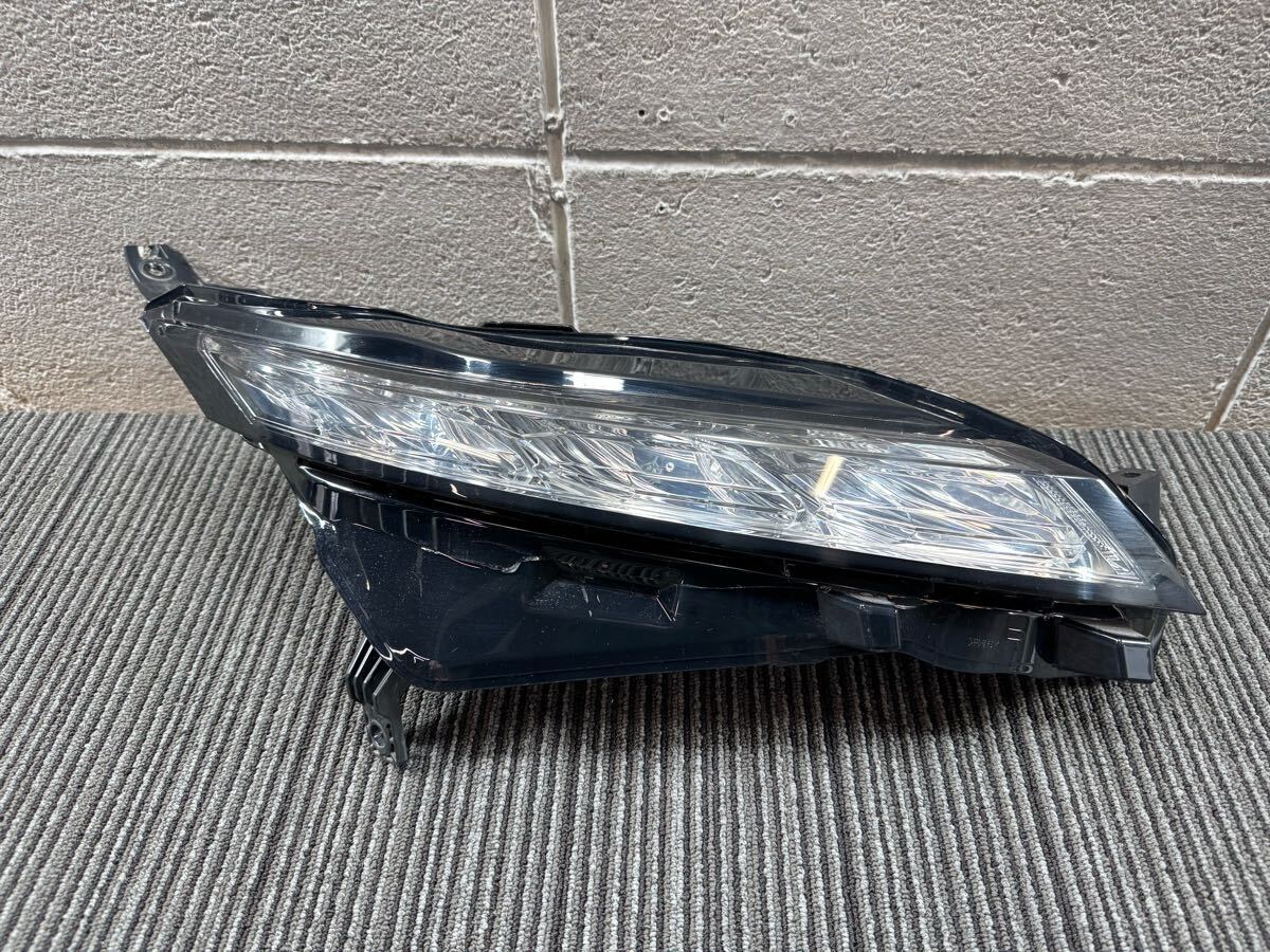 R70428 ek クロス B34W B35W B37W B38W 純正 コンビネーション ランプ 右 KOITO 212-23773 要補修 点灯確認済拍卖