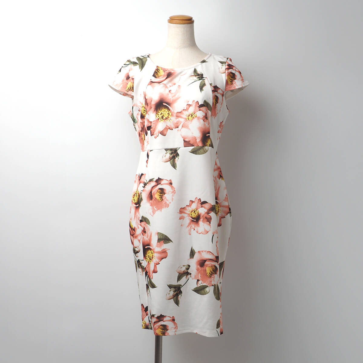 新品未使用☆米国製☆MOCCI☆モチ★ショートスリーブプリントワンピース拍卖