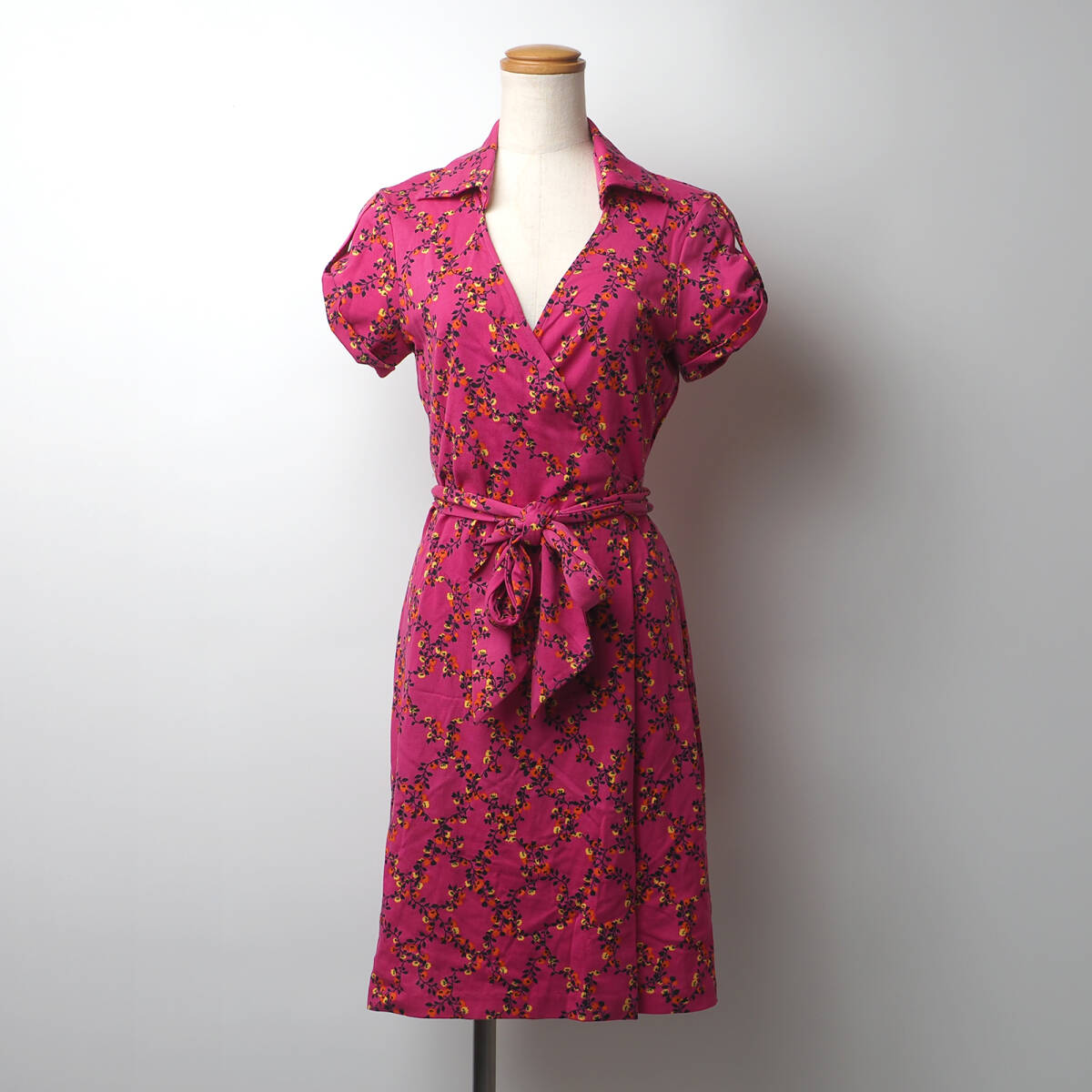 新品未使用DIANE von FURSTENBERG☆ダイアン★ラップ・花柄プリントワンピース拍卖