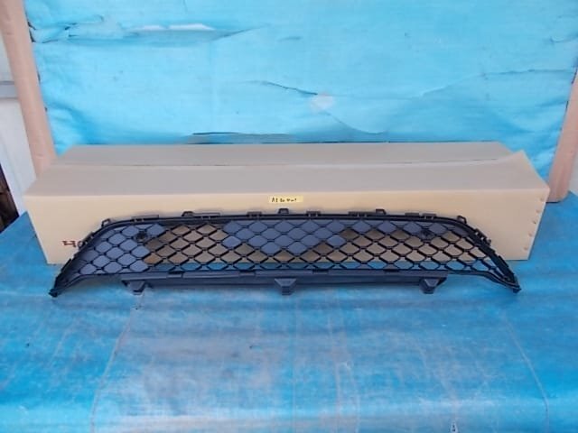 未使用品 ヴェゼル e:HEV RV5 / RV6 フロント バンパーグリル№ZAI50401拍卖