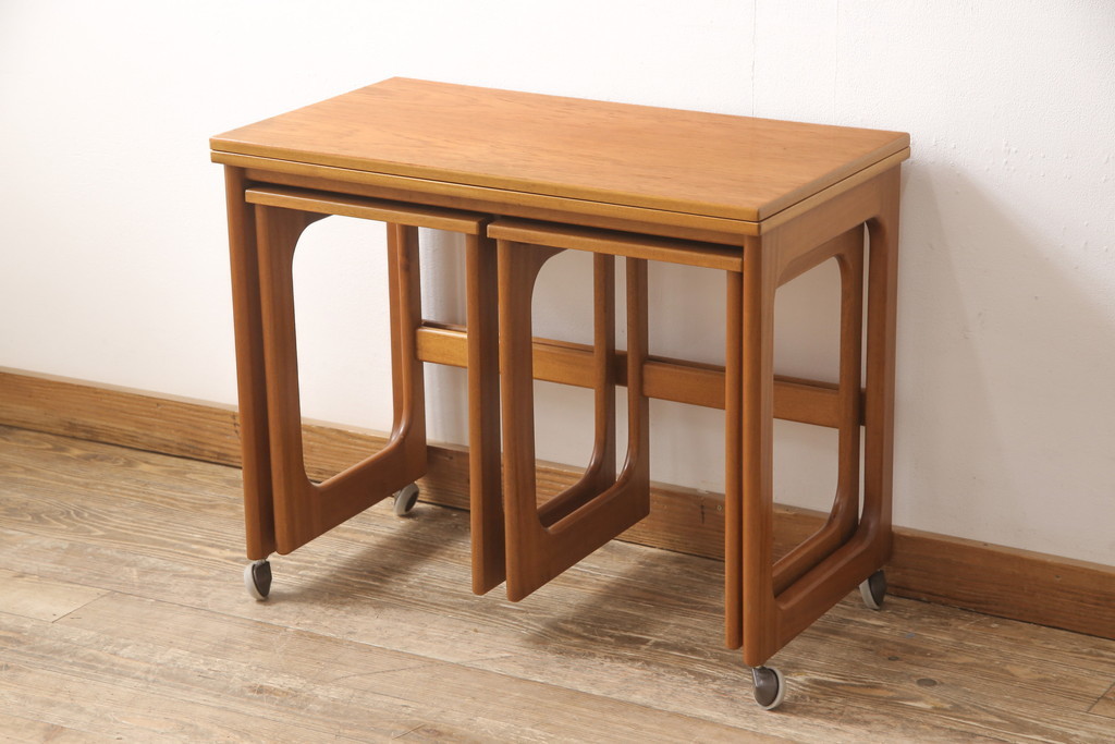 R-050173 ヴィンテージ家具 北欧スタイル A.H McINTOSH(マッキントッシュ) ネストテーブル(エクステンション サイドテーブル ビンテージ拍卖