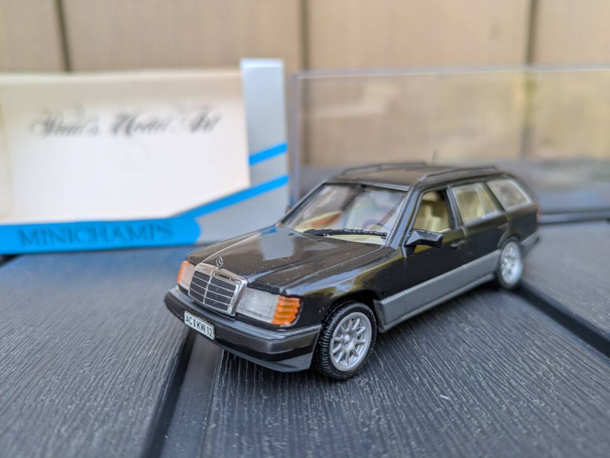 難あり メルセデス・ベンツ Eクラスワゴン 300TD ターボ 1/43 モデルカー 旧パッケージ S124前期 ブラック Mercedes-Benz Break 1991 W124拍卖