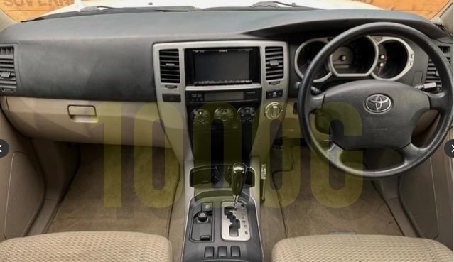 【トヨタ純正新品】TOYOTA 未使用品 超希少品 ハイラックス サーフ 21 インストルメント ダッシュボード センタースピーカー無 ベージュ拍卖