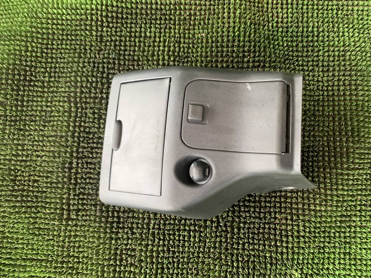 ●即決値段● Z2-1 ダイハツ ムーヴコンテ L575S L585S 後期型 純正 フロント下部小物入れ ボックス 小物入れ 収納 BOX拍卖