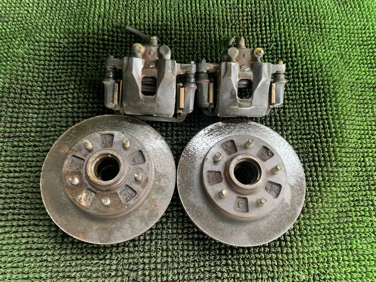 ●即決値段●日産 セドリック WY30 フロント キャリパー 左右 セット ディスクローター ブレーキキャリパー 左 右拍卖