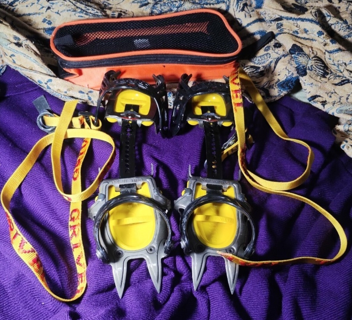 美品 グリベル アイゼン バックカントリー 12本爪 登山 すべての靴に使えます。ケースあり 登山 雪山拍卖