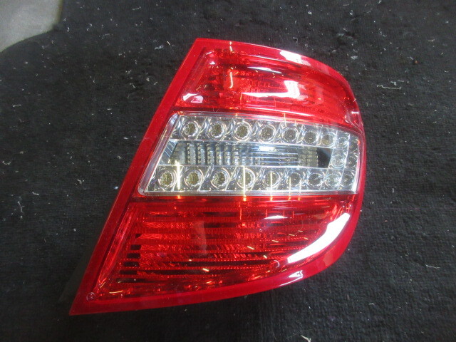 ★③R7G9320 ベンツC200 純正右テール DBA-204248 修理やストック等に拍卖