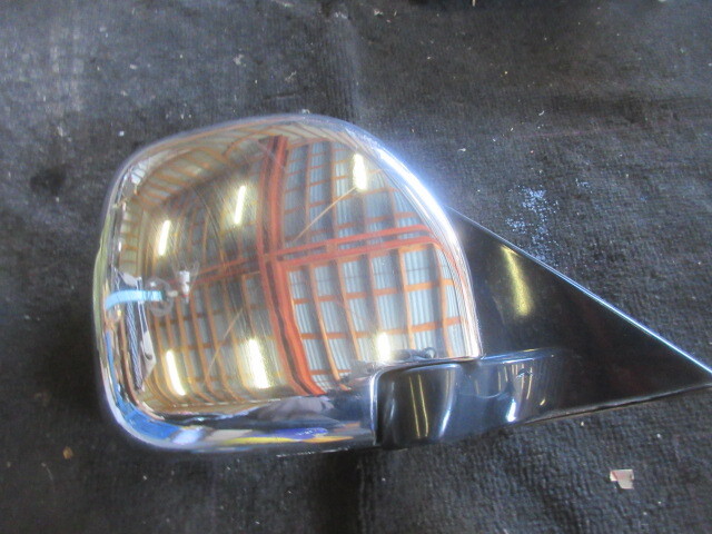 ★③R7G9327 V65W パジェロ 純正右ドアミラー 難あり 修理やストック等に拍卖