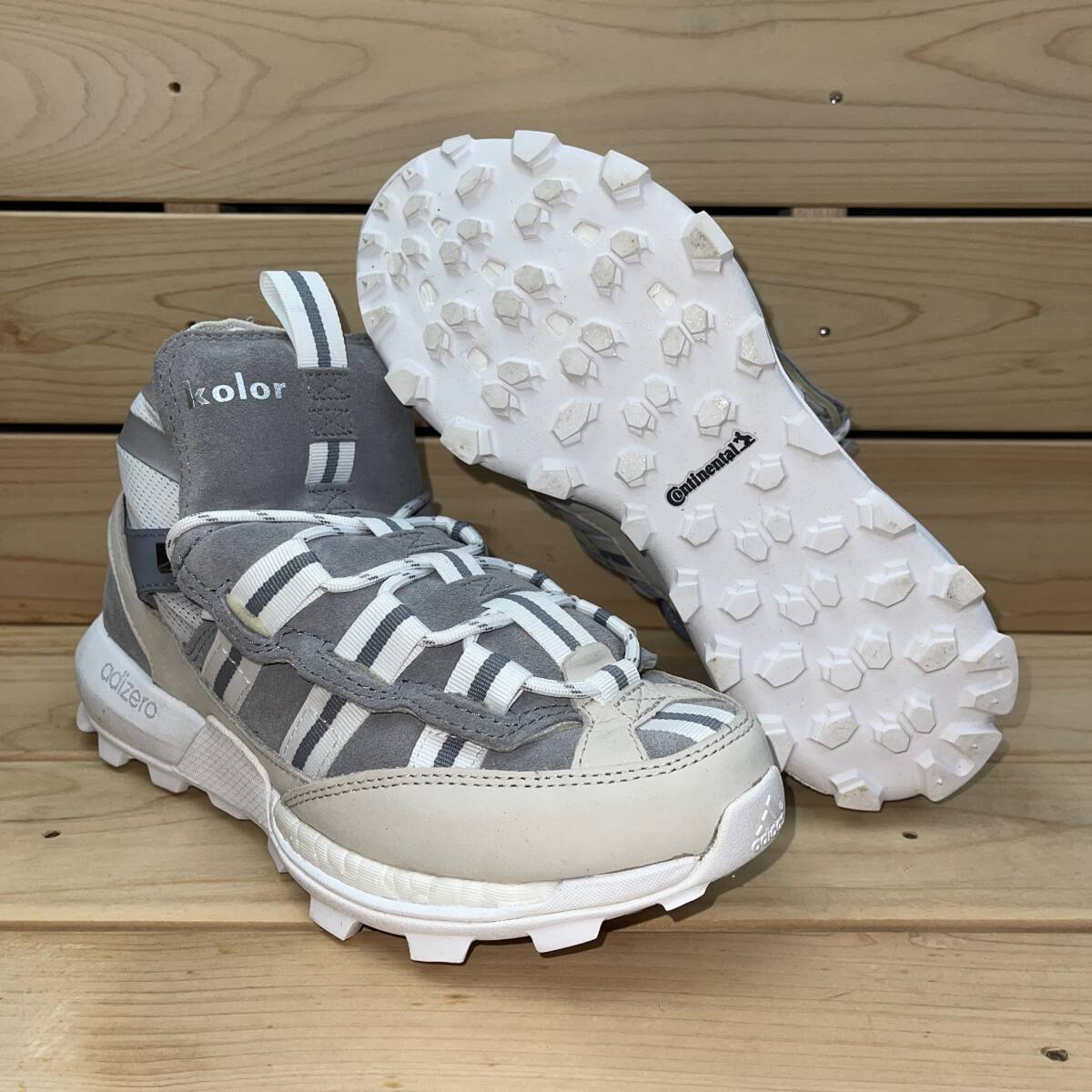 アディダス 23.5cm アディゼロ XT カラー 税込定価36300円 グレー ホワイト adidas adizero XT KOLOR コラボ スニーカー 灰色 白拍卖