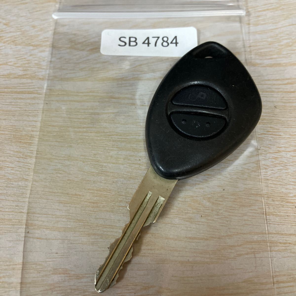 SB4784 スバル 送185円 希少 スバル 純正 リモコン キーレス プレオ ヴィヴィオ サンバー等 2B 2ボタン 黒 ブラック 青 ブルー拍卖