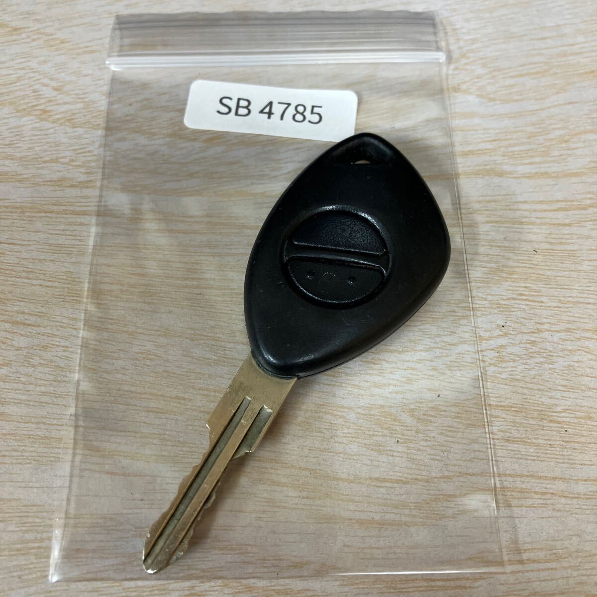 SB4785 スバル 送185円 希少 スバル 純正 リモコン キーレス プレオ ヴィヴィオ サンバー等 2B 2ボタン 黒 ブラック 青 ブルー拍卖