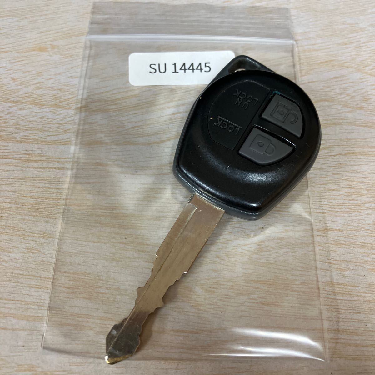 SU14445 スズキ 純正 キーレス 開かない 2ボタン エブリィワゴン DA64W マツダ スクラム DG64W等 パワースライドドア拍卖