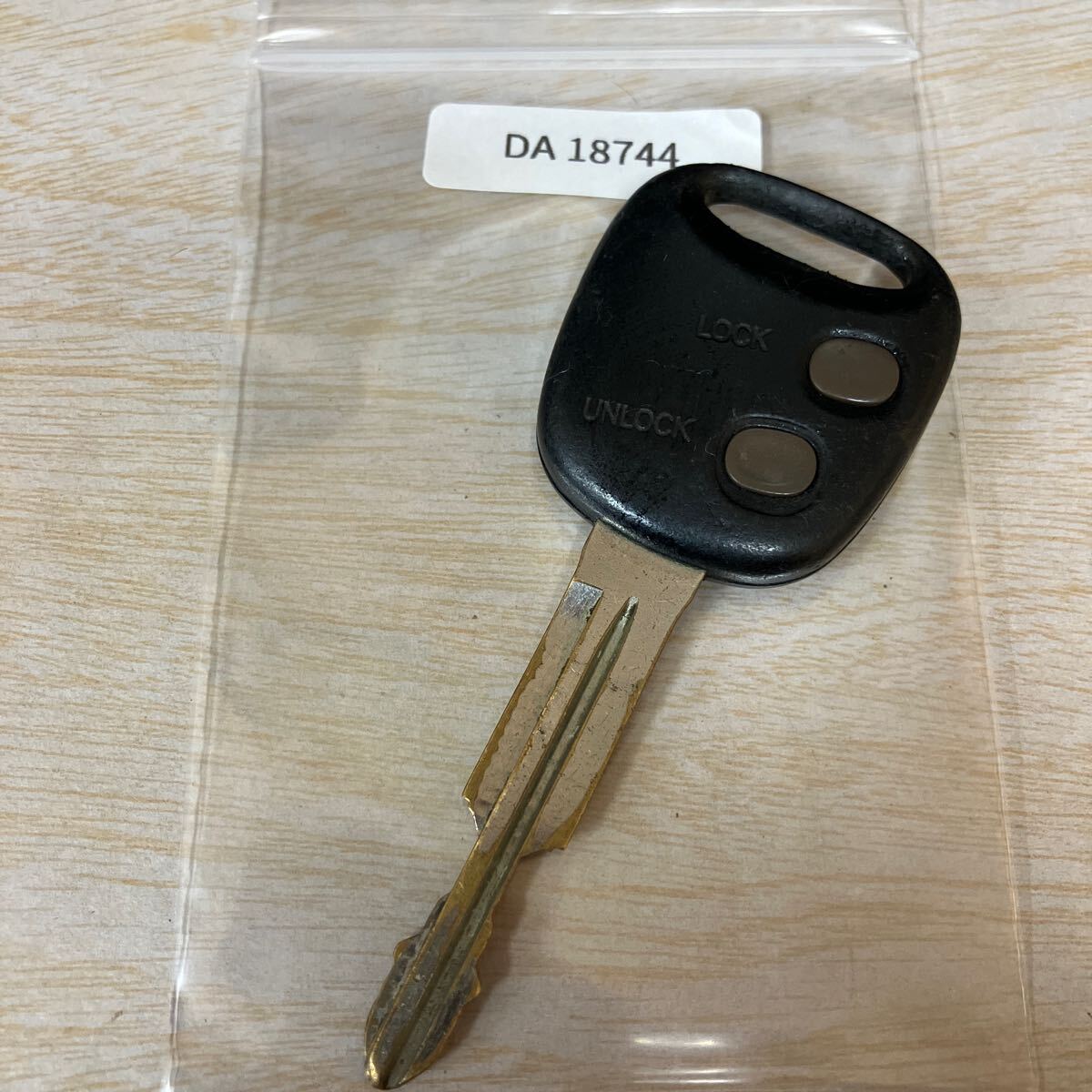 DA18744 ダイハツ 白基盤 純正 キーレス 2ボタン ミラ ミラジーノ L700S ネイキッド ムーヴ コペン マックス等 リモコン拍卖