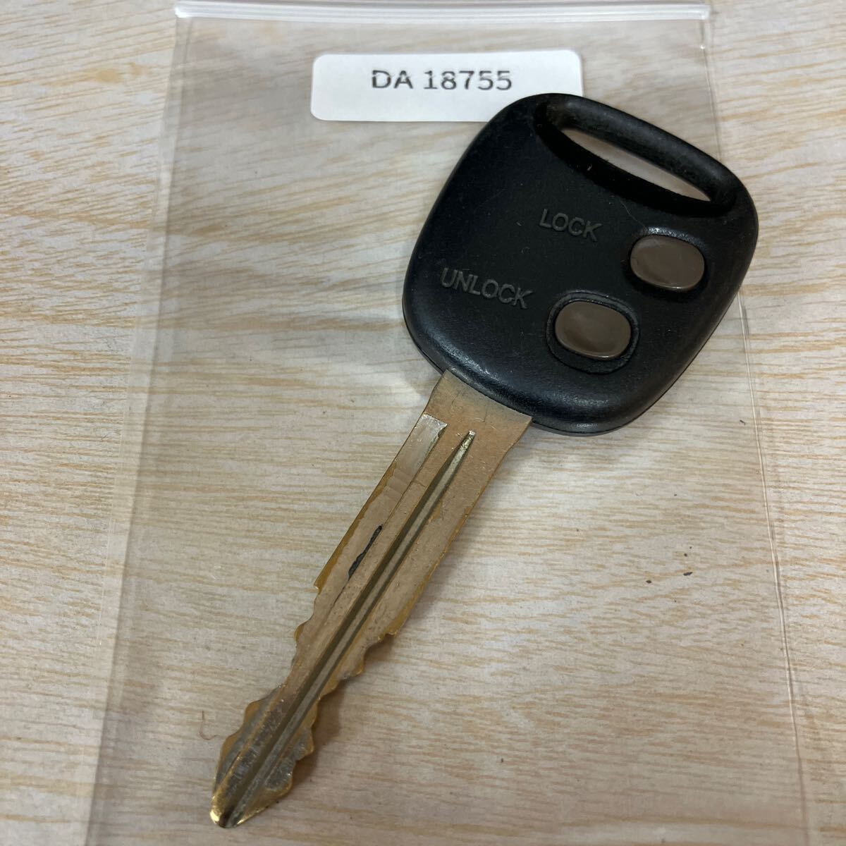 DA18755 ダイハツ 白基盤 純正 キーレス 2ボタン ミラ ミラジーノ L700S ネイキッド ムーヴ コペン マックス等 リモコン拍卖